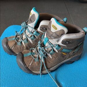 Keen, hiking boots, blue, and suede Sze 8.5